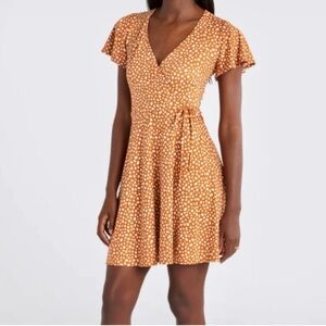 Fortune + Ivy “Roanne” 3X Mustard and White Faux Wrap Dress with Flutter Sleeves